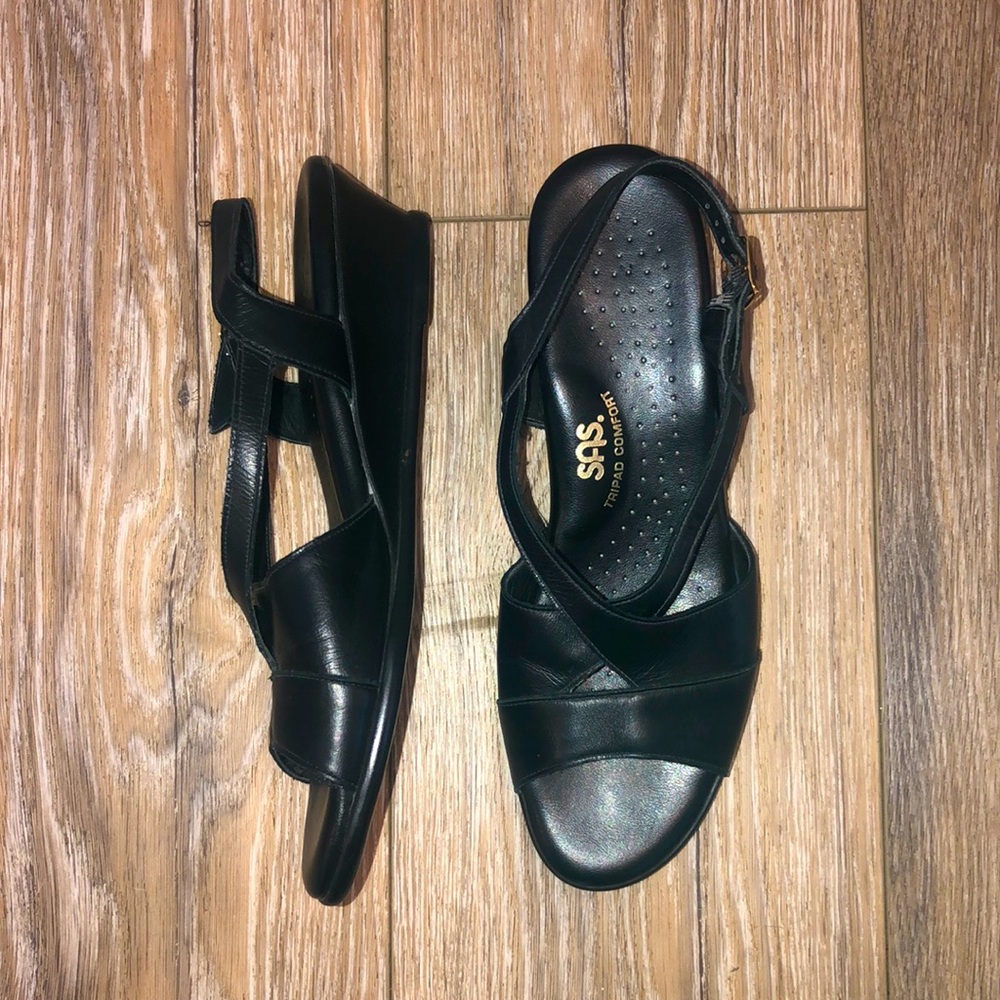 SAS Caress Cross Strap Wedge Sandal Black Size 8.5
